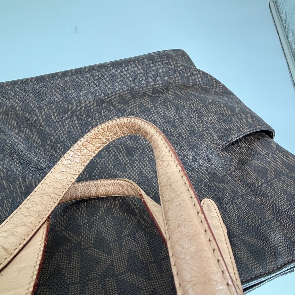Michael Kors Tote Bag Womens Large Brown MK Monogram Signature Jet Set Travel - Picture 7 of 10